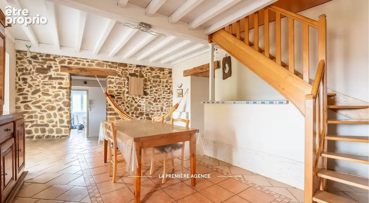 Maison 174 m² à Saint-Forgeux  - photo 2