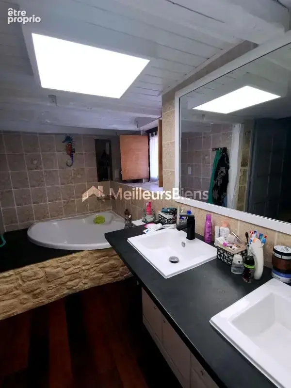 COUP DE CŒUR GARANTI — Pierres, Poutres, Piscine, Jacuzzi … et calme absolu - photo 8