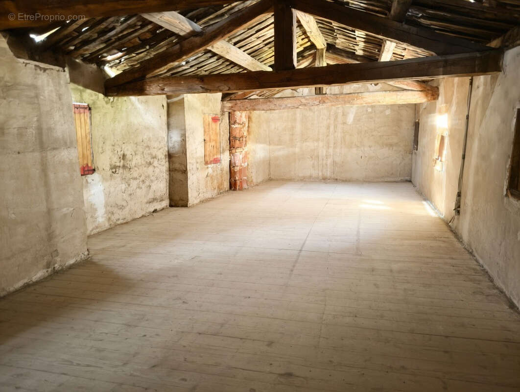 Maison à MALAUCENE