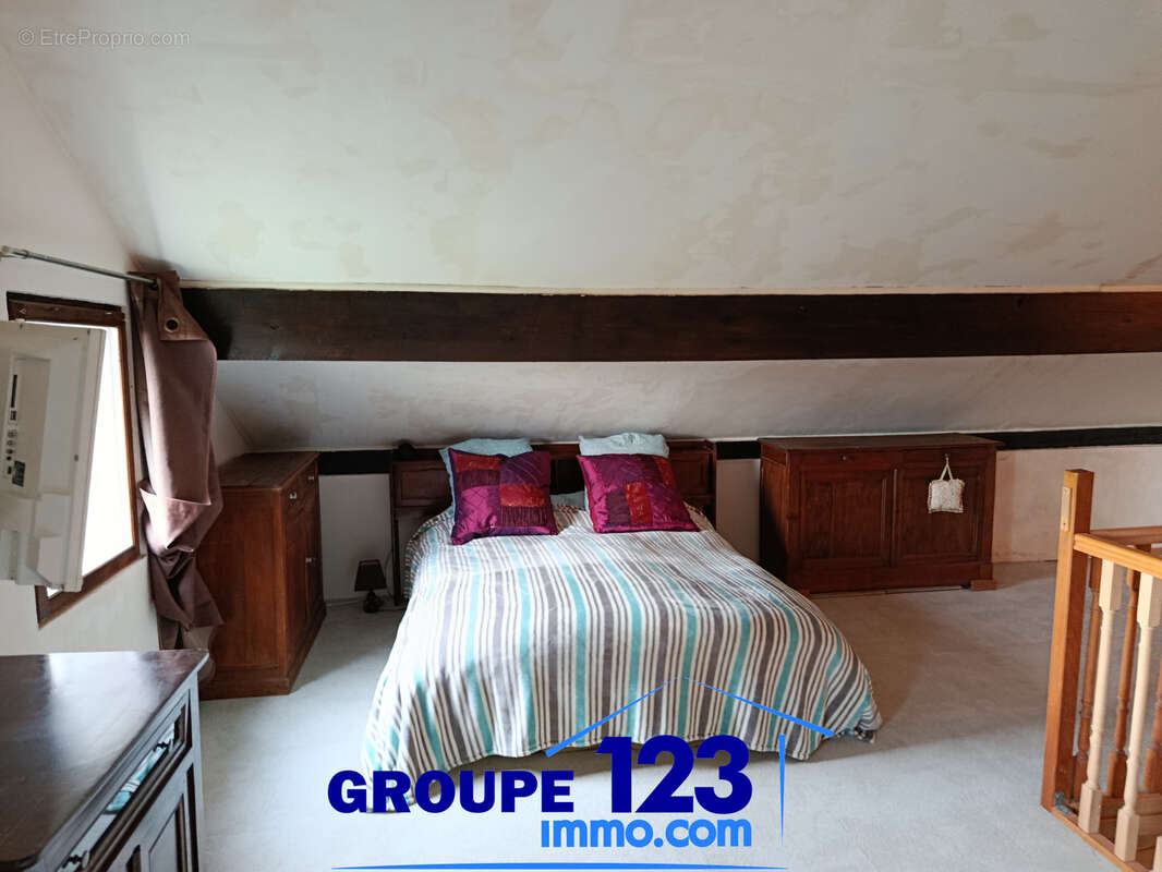 Maison sur terrain clos et boisé de presque 3000 m2. - photo 9
