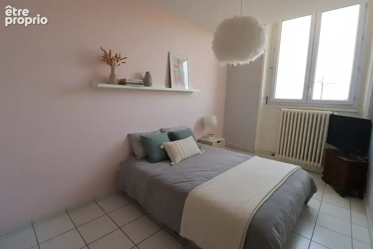Appartement 4 pièces 111 m² à vendre à La Cote-Saint-Andre (38260) - photo 3