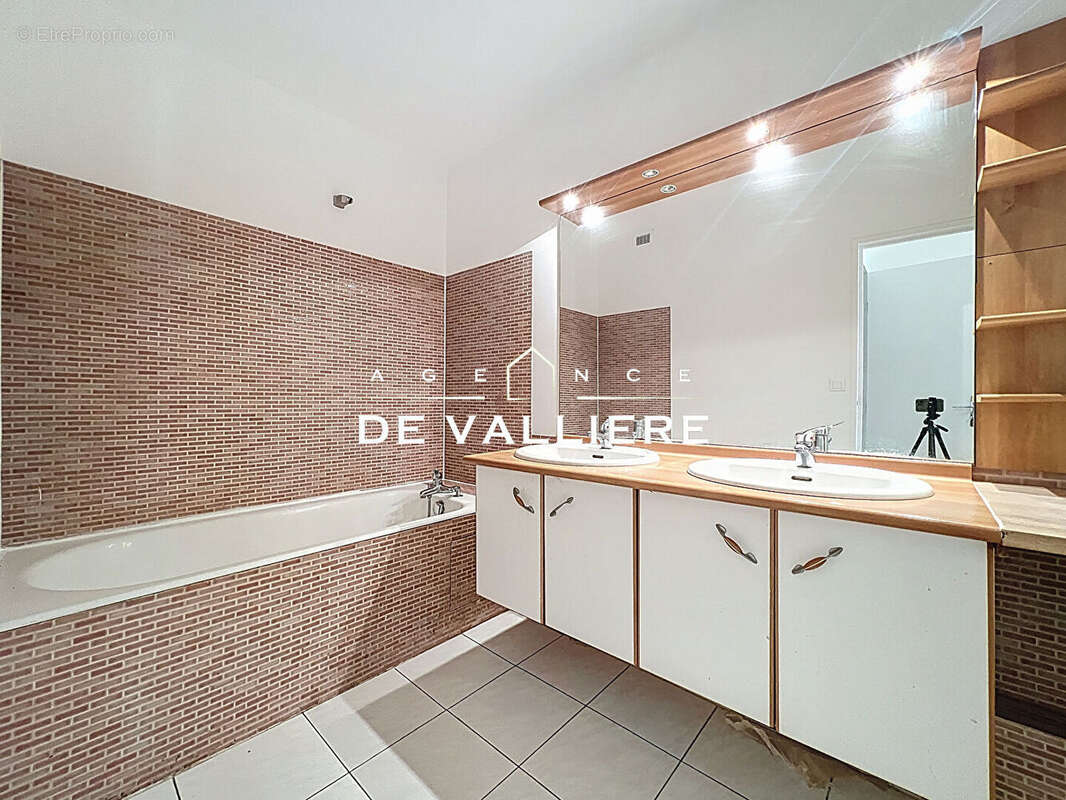 Appartement à NANTERRE