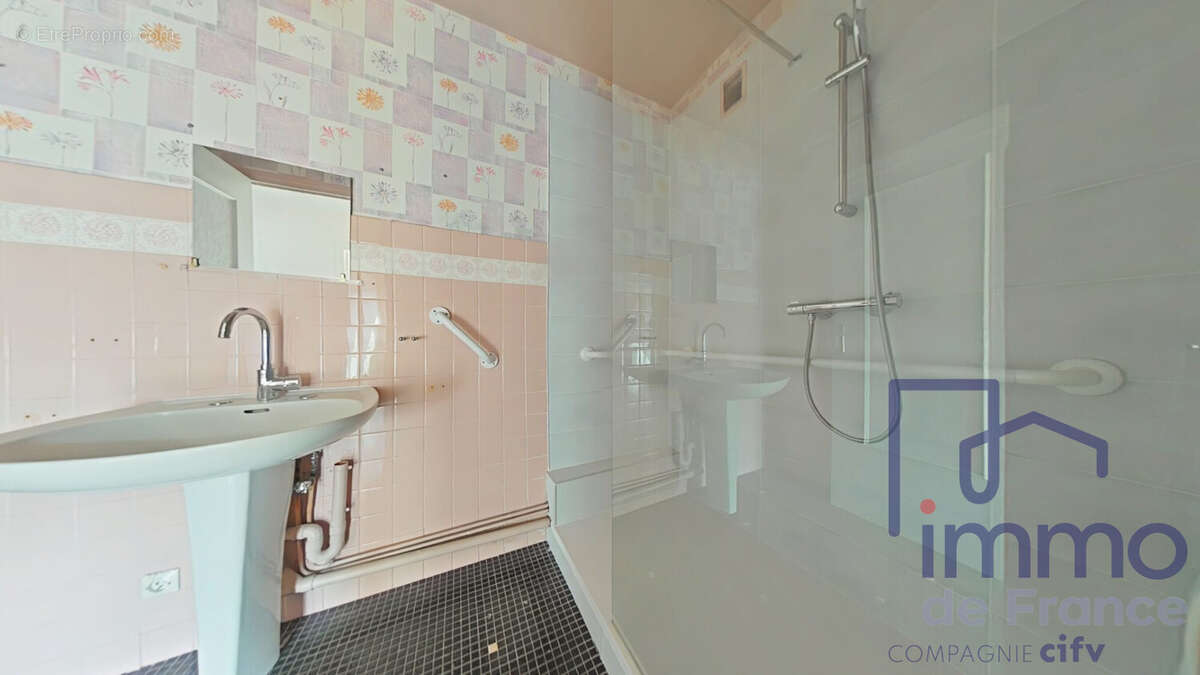 Appartement à SAINT-ETIENNE