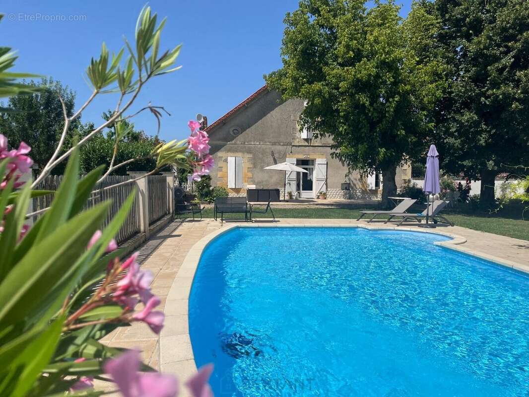 Maison à LAMONZIE-SAINT-MARTIN