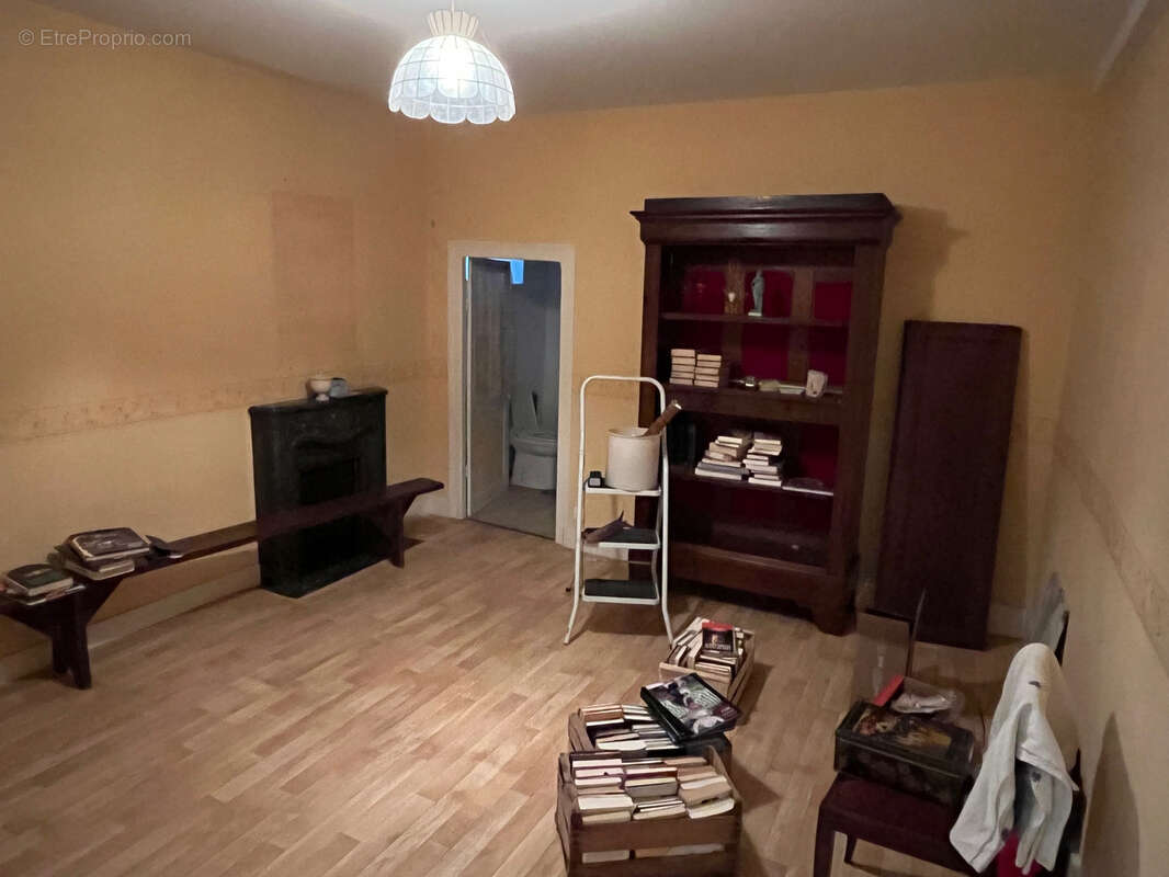 Maison à COUSSAC-BONNEVAL