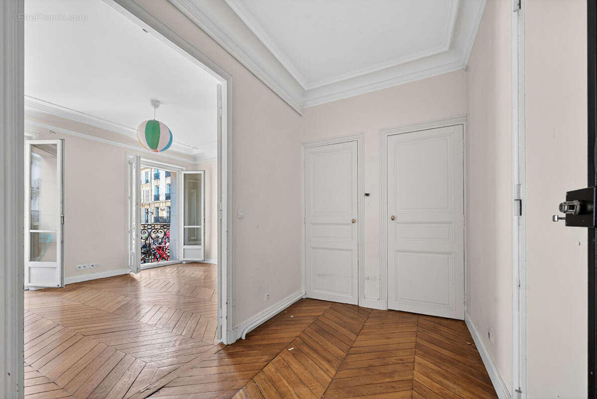 Appartement à PARIS-10E