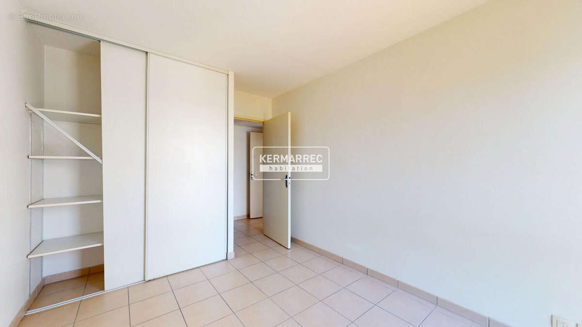 Appartement T3 / Garage - GRENERAIE - photo 11