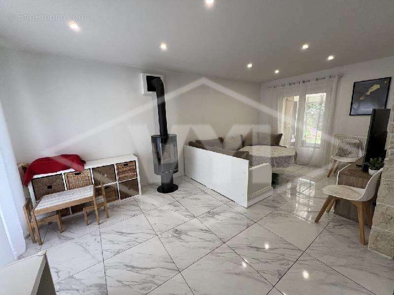 Maison à COMBS-LA-VILLE