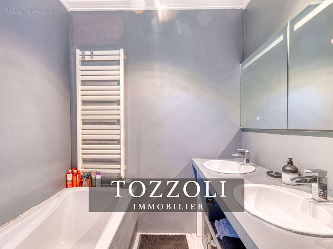 Maison à SAINT-LAURENT-DE-MURE