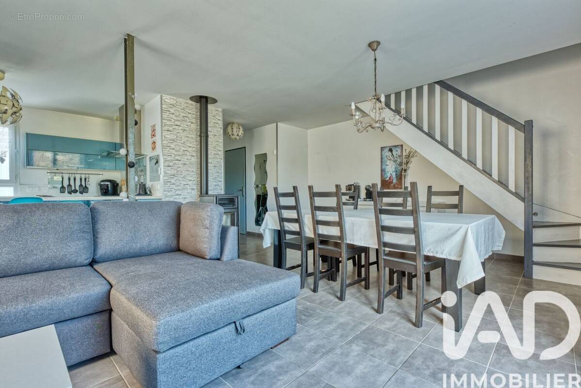 Photo 1 - Maison à SAINT-CAPRAIS-DE-BORDEAUX