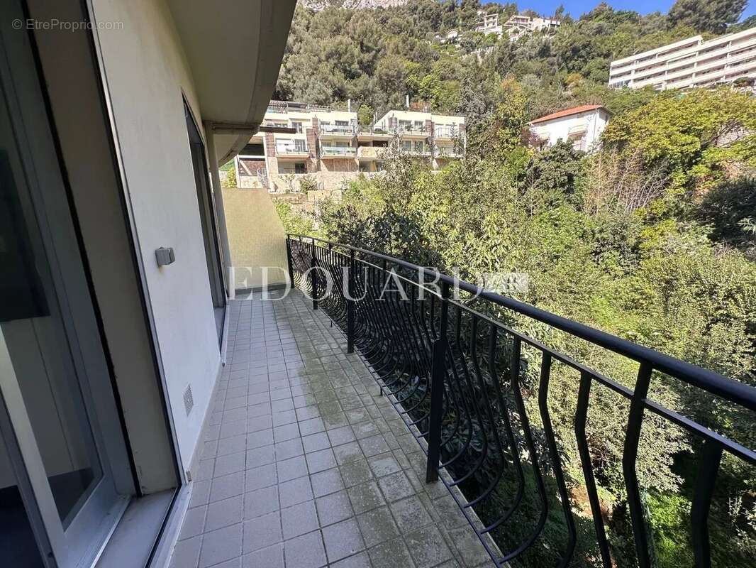 Appartement à ROQUEBRUNE-CAP-MARTIN