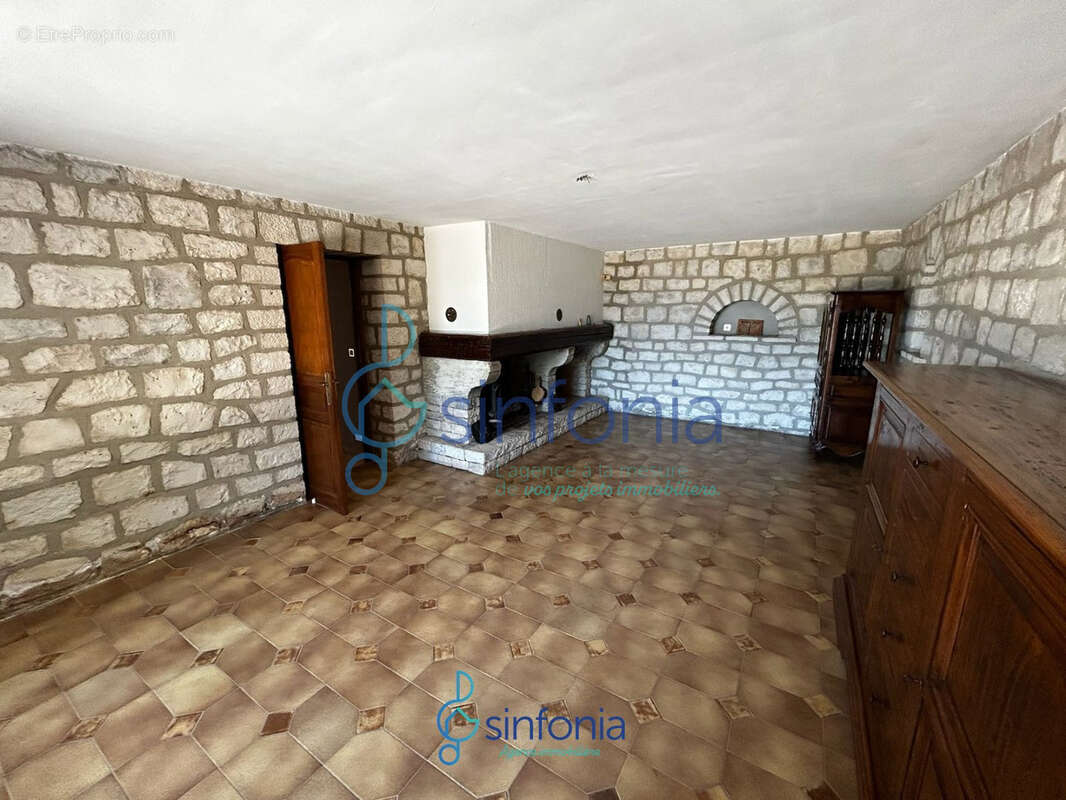 Maison à UZES