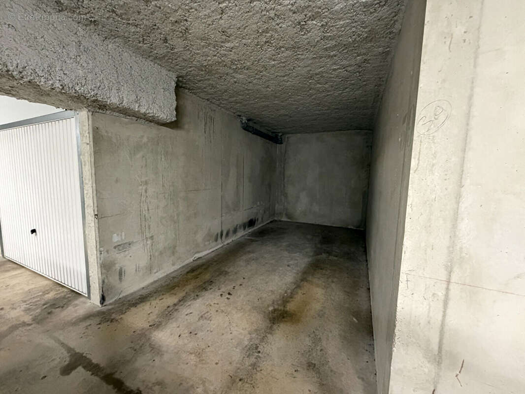 Parking à MARSEILLE-10E