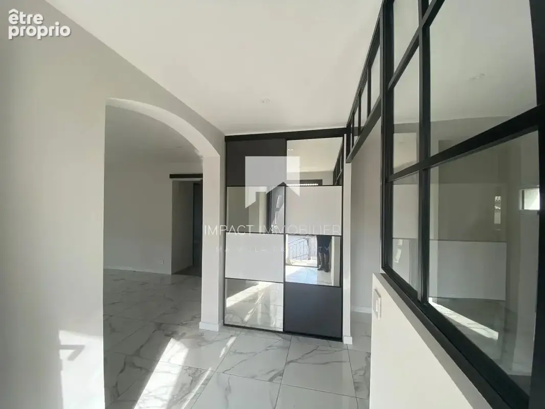 Hyères – olbius-riquier  maison rénovée de 160 m² – 4 chambres – lotissement sécurisé - photo 3