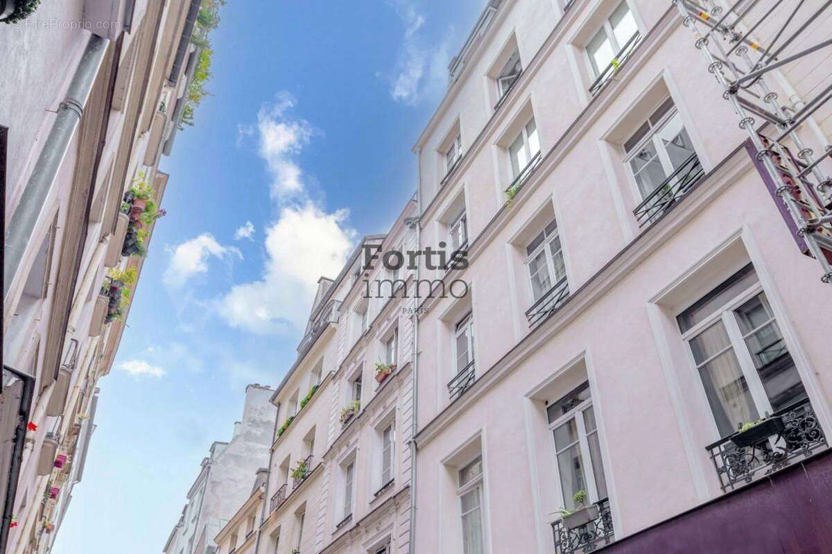 Appartement à PARIS-3E