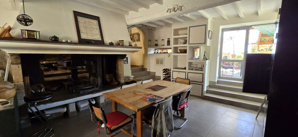 Maison à MONTPEYROUX