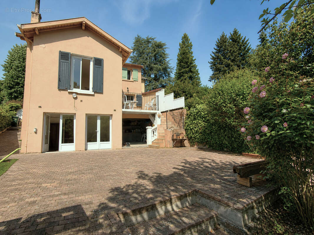 Maison à TASSIN-LA-DEMI-LUNE