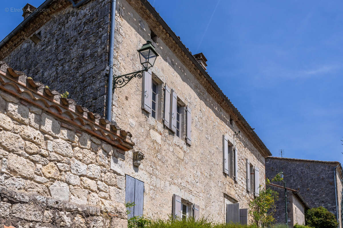 Maison à BEAUVILLE