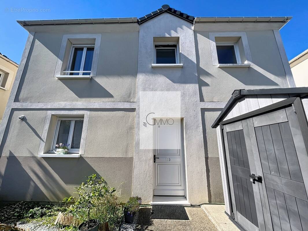 Maison à L'HAY-LES-ROSES