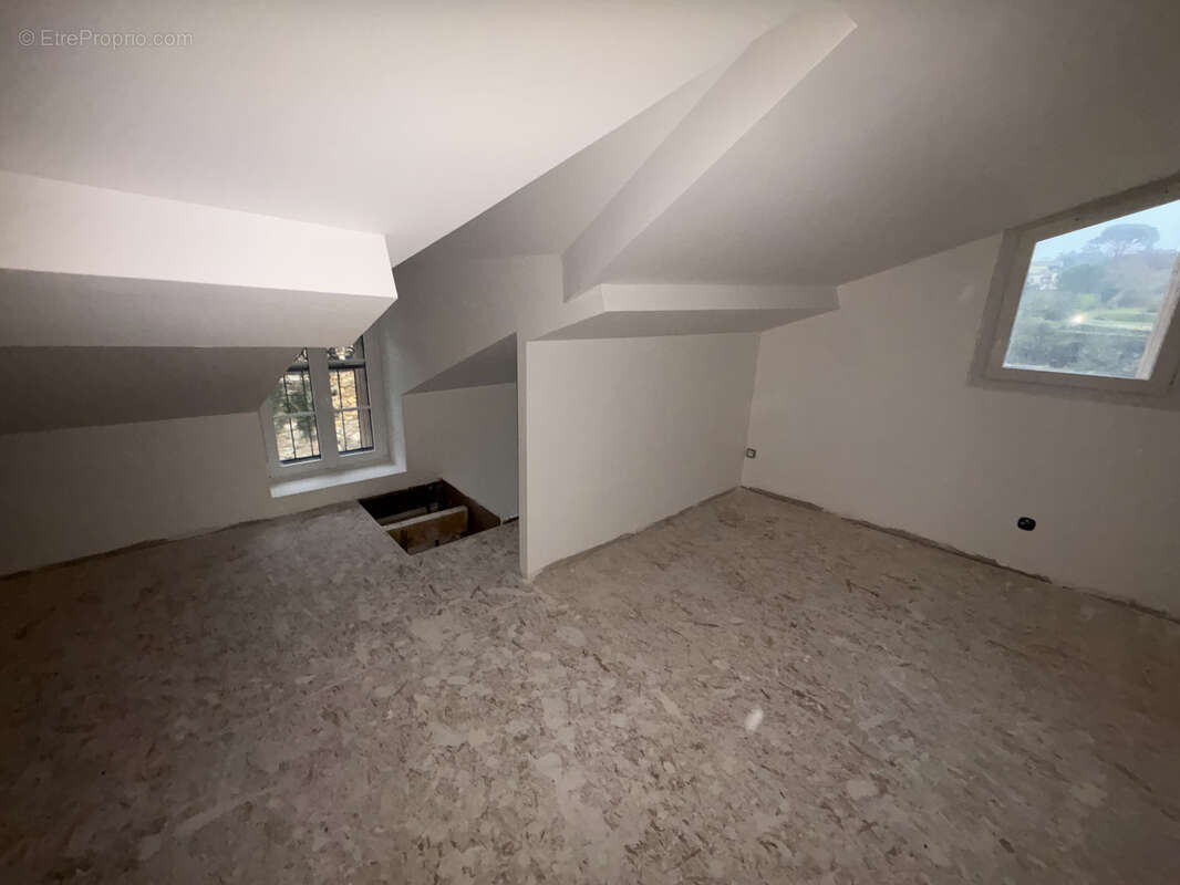 Appartement à PUY-L&#039;EVEQUE