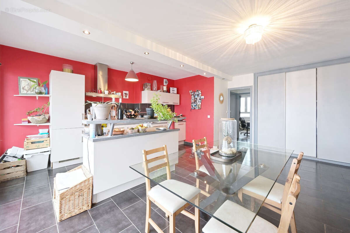 Appartement à LYON-8E