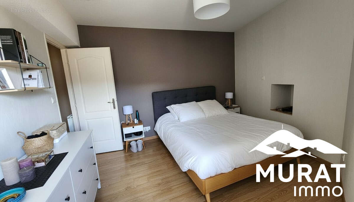 Appartement à VEYRE-MONTON