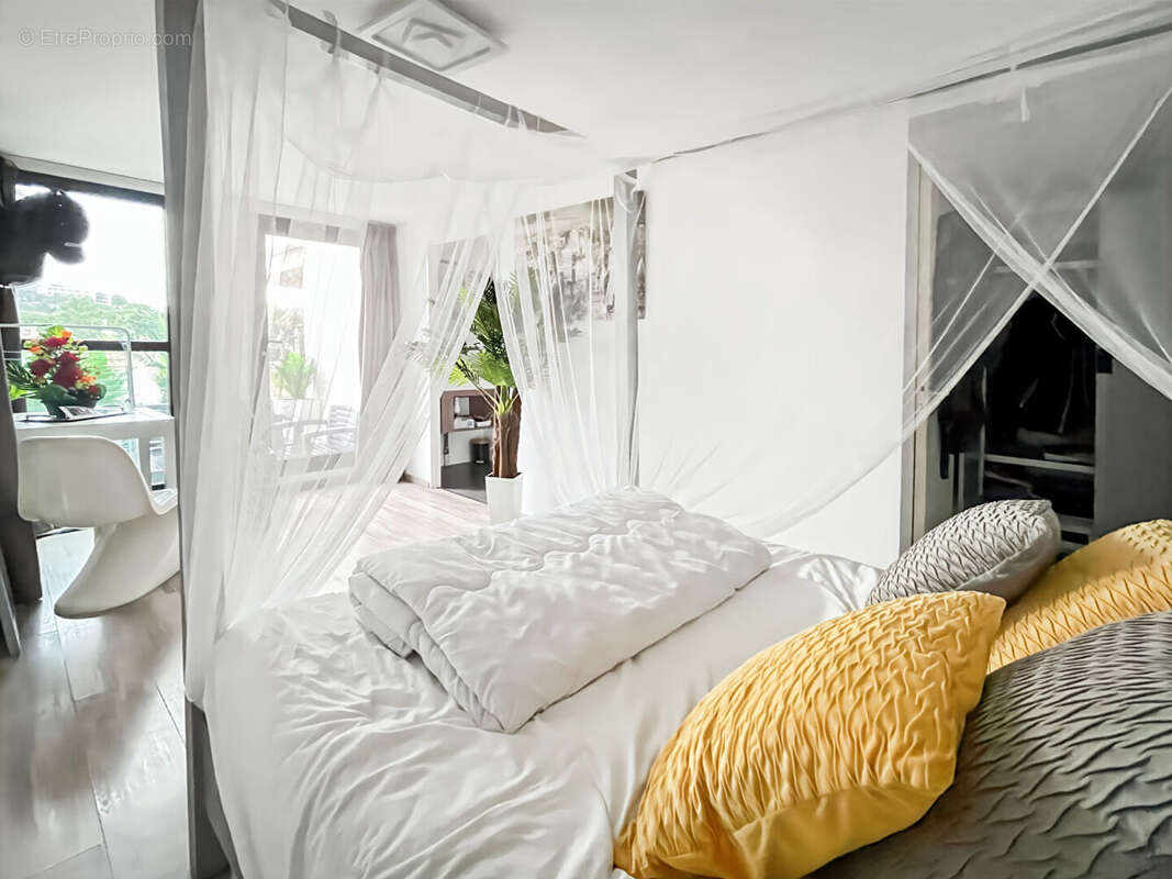Appartement à CARRY-LE-ROUET