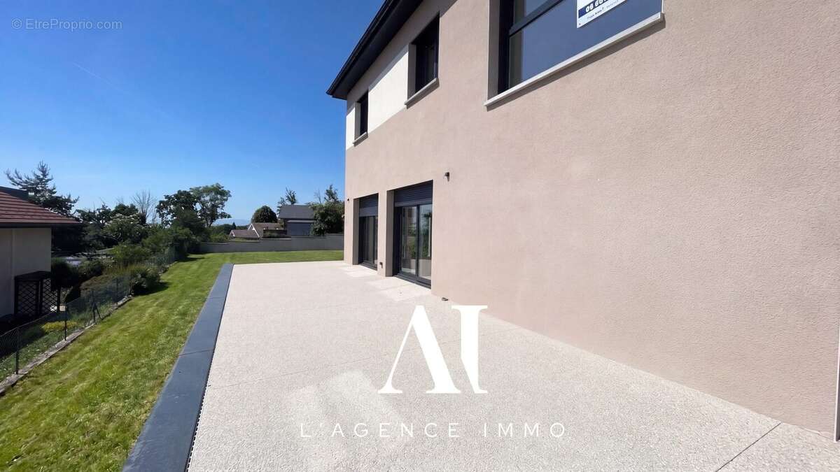 Maison 169 m² à Echenevex  - photo 5