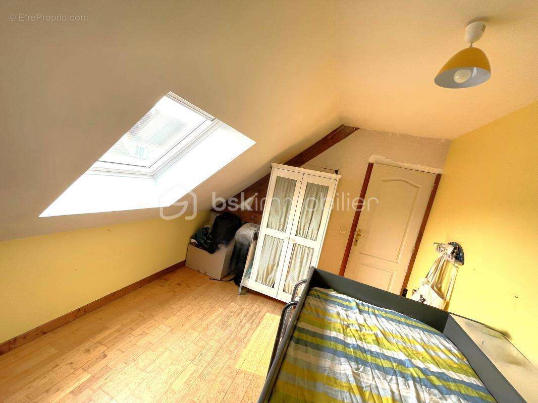 Maison à LES CLAYES-SOUS-BOIS