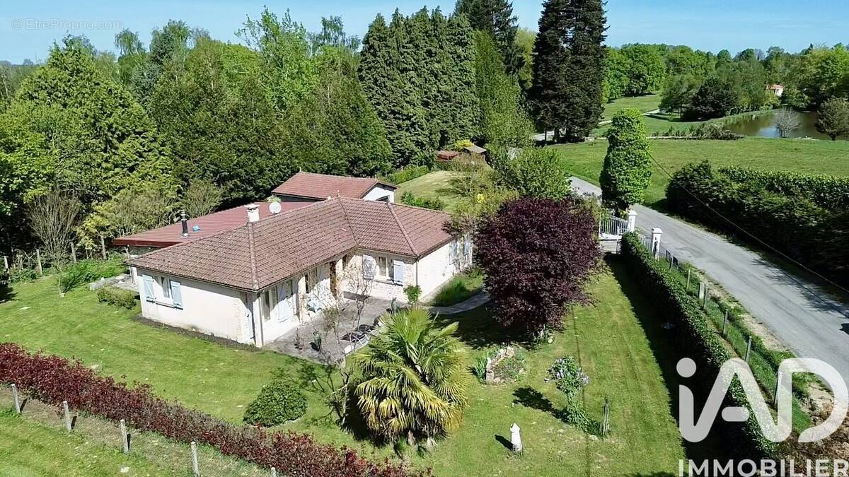 Photo 1 - Maison à BONNAC-LA-COTE