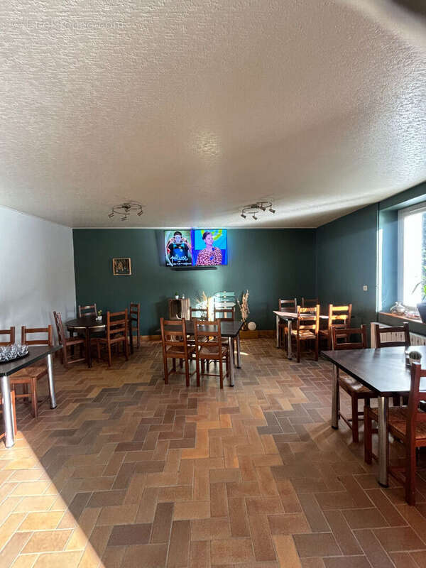 Commerce à PLOUAGAT