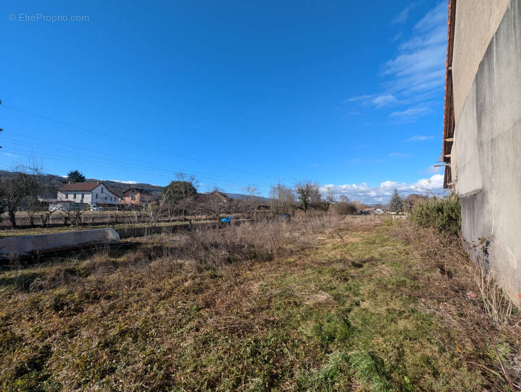 Terrain à PERS-JUSSY