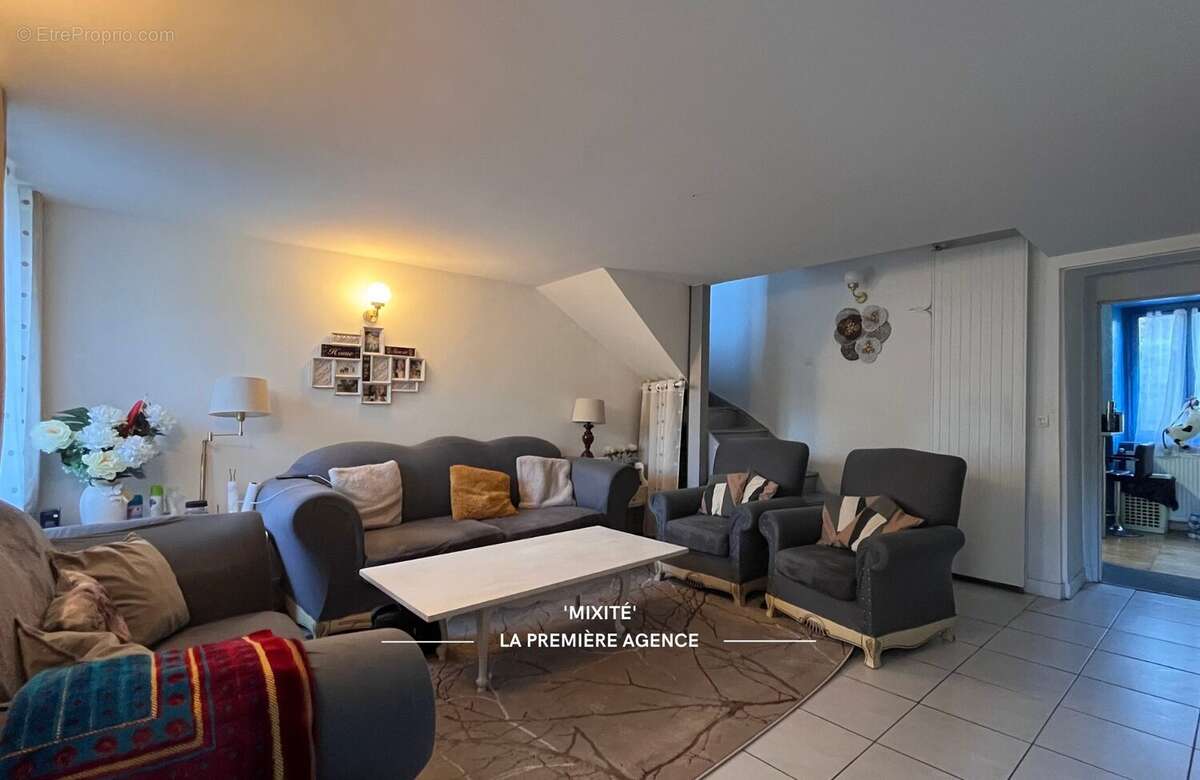 Maison à SAINT-FORGEUX