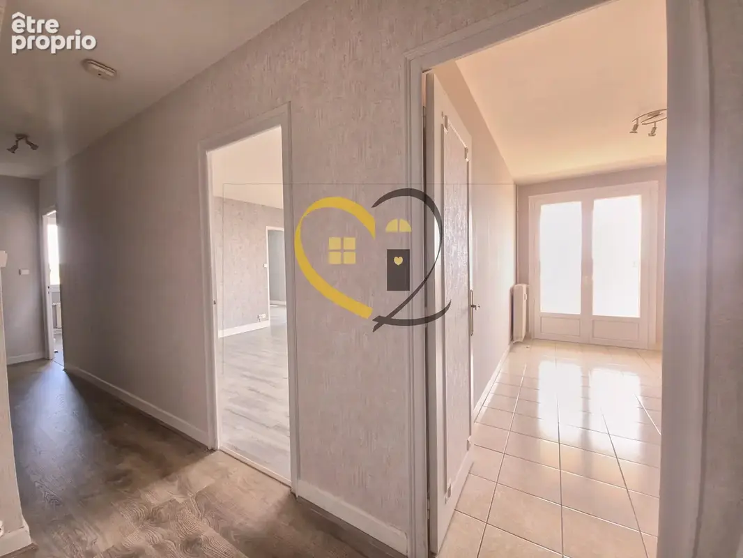 Appartement T3 rénové de 64 m² avec garage et cave – Résidences des Planchards à Yzeure - photo 9