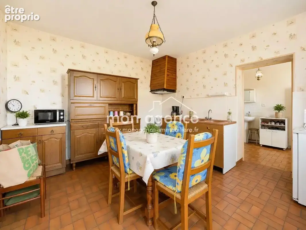 Maison à rénover avec beau potentiel – Bois-l'Évêque - photo 7