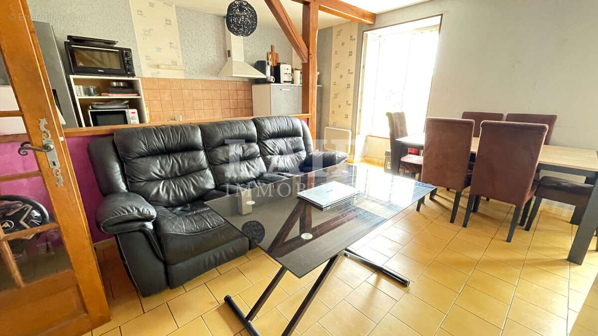 Maison à FRESNAY-SUR-SARTHE