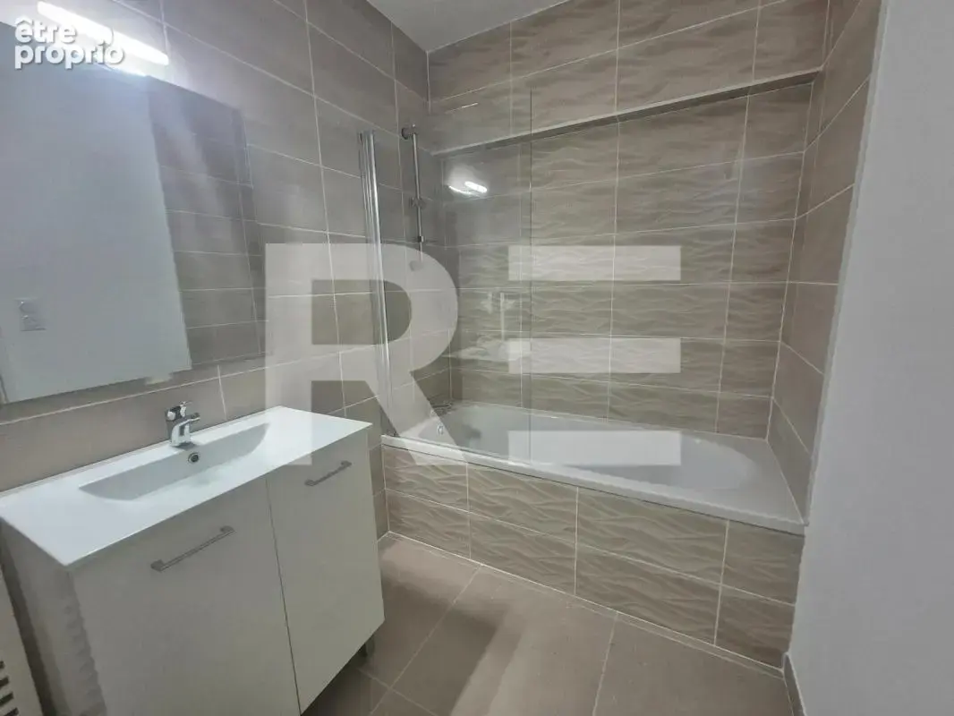 Appartement  neuf T3  Marguerittes   70 m² -1er étage - photo 4