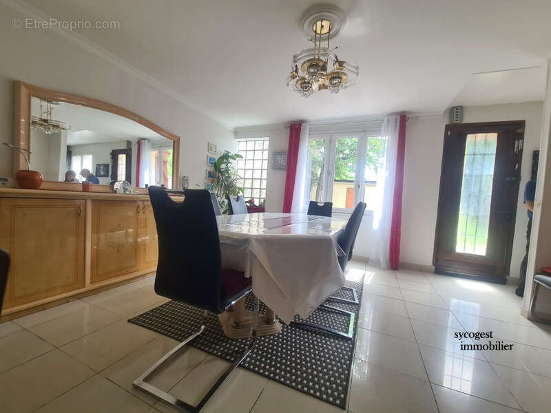 Maison à NOISY-LE-SEC