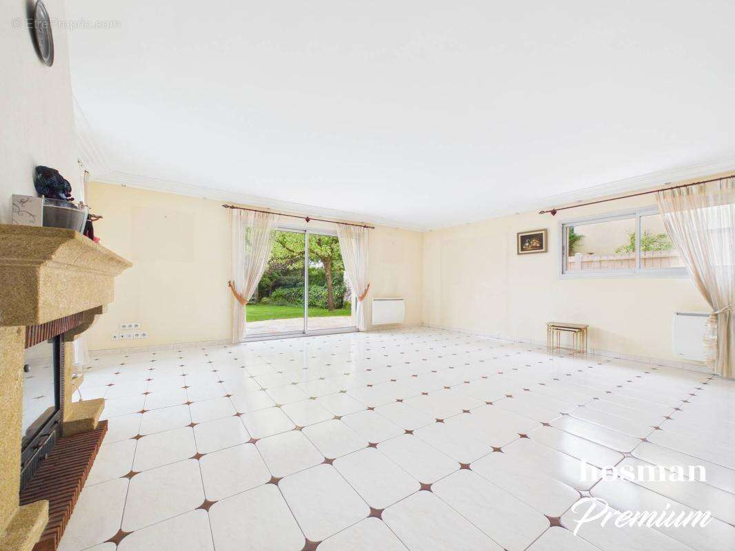 Maison de 163 m² (177 m2 au sol) avec 4 chambres, jardin, garage et spa - Quartier du Petit Chantilly à Orvault - photo 6