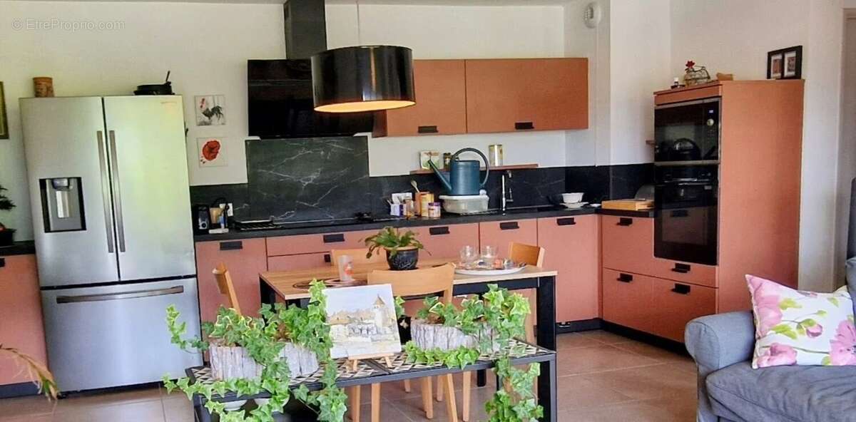 Rare • Bel appartement T3 calme, terrasse, lumineux et garage - photo 3