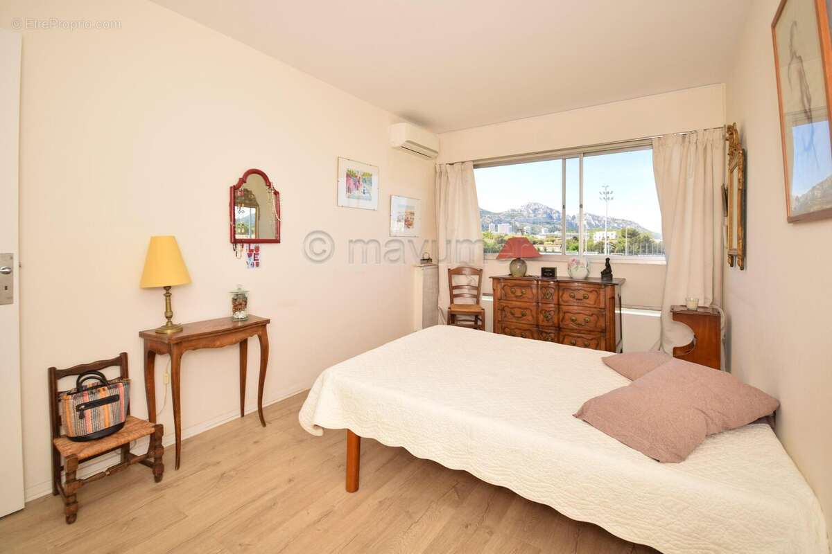 Appartement T3 avec terrasse et box Mazargues/ St Anne 13009 Marseille n°1