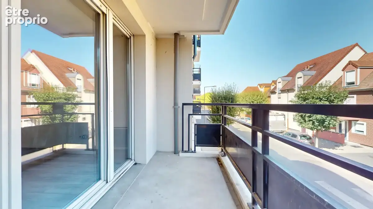 Bois Rochefort : Appartement 3 pièces avec balcon - photo 1