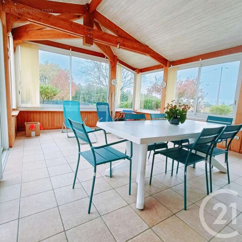 Maison à SAINT-CAPRAIS-DE-BLAYE