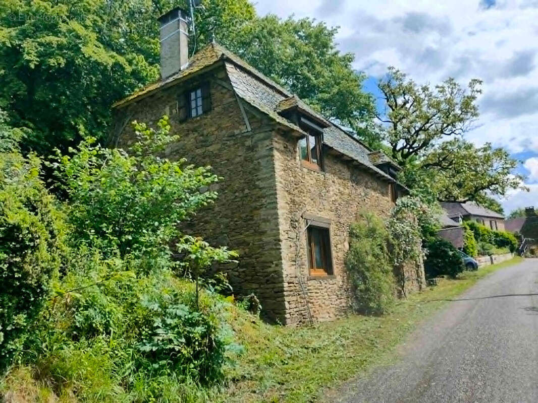 En impasse, Maison en pierre  4 pièces 110 m2 - photo 14