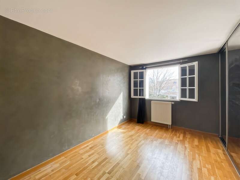 Maison à SAINT-REMY-LES-CHEVREUSE