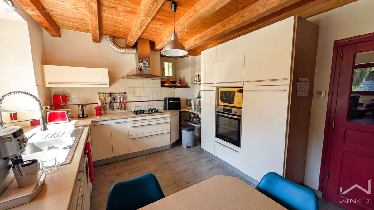 Maison 110m2 en pierres avec piscine couverte & dependance - les fougerets - photo 6