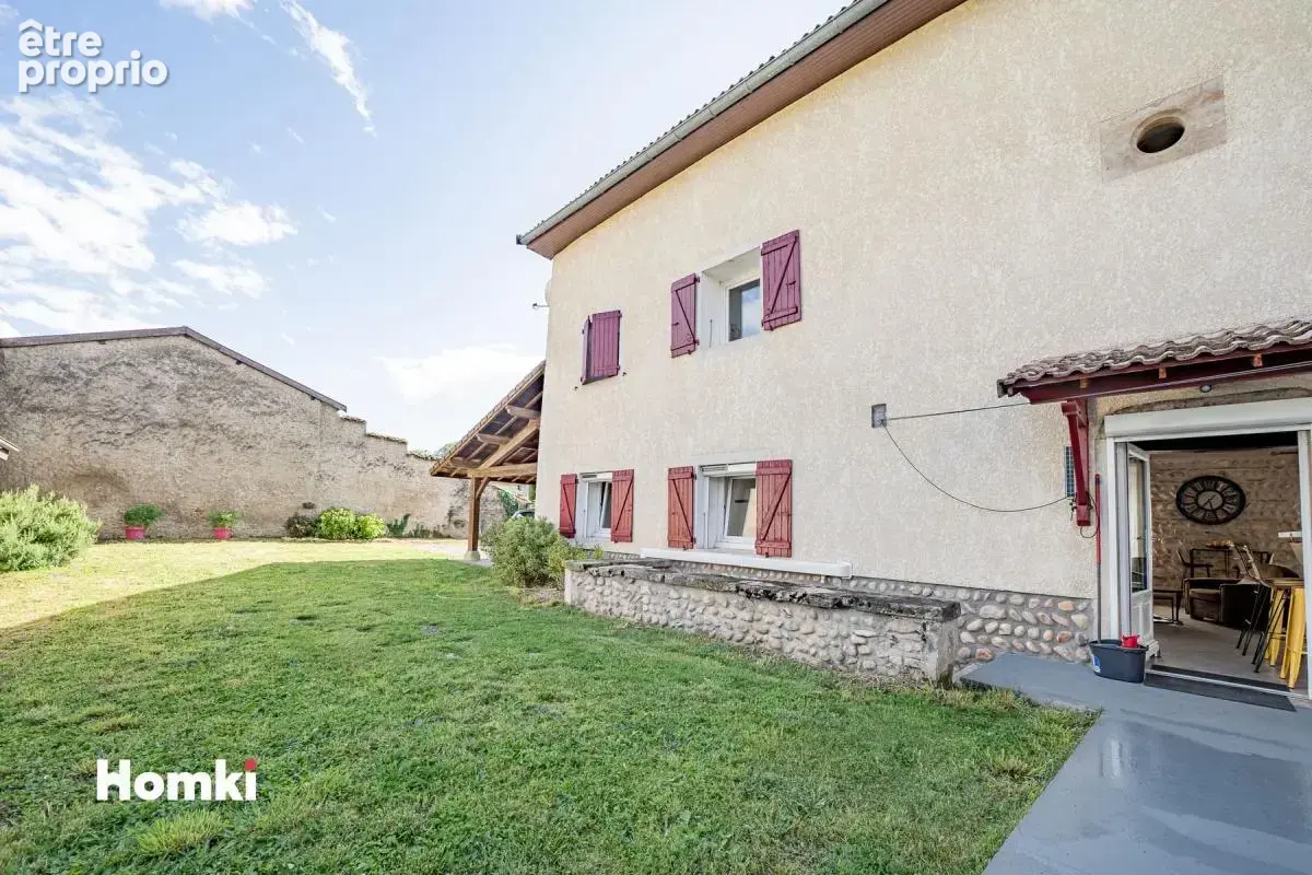 Magnifique maison de village t7 de 176m2 avec cour, carport et garage – 01150 blyes - photo 18