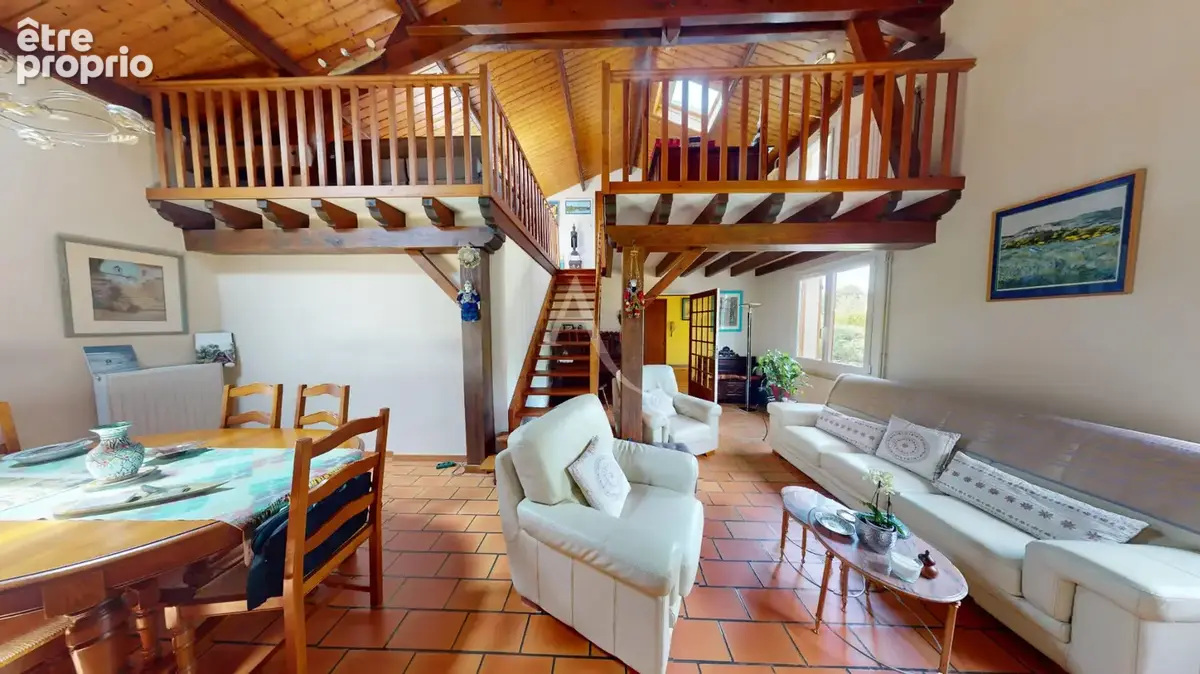 Fontaine le comte - bourg - proche commodites - maison familiale - 4 chambres - photo 4