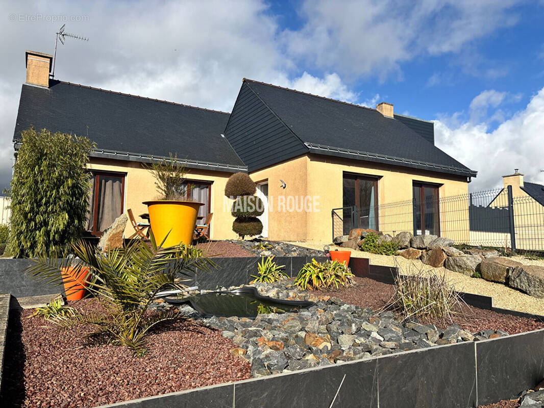 Maison à PLOUGUENAST