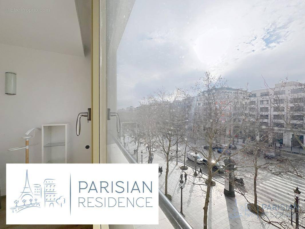 Commerce à PARIS-8E